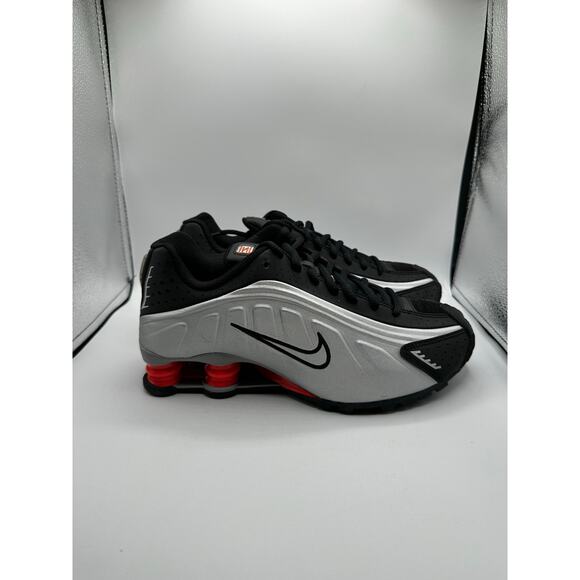 Nike Shox R4 GS “OG” 2025 size 6y/7.5 women’s - Picture 3 of 7
